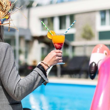 Hotel Novotel Evry Courcouronnes Экстерьер фото