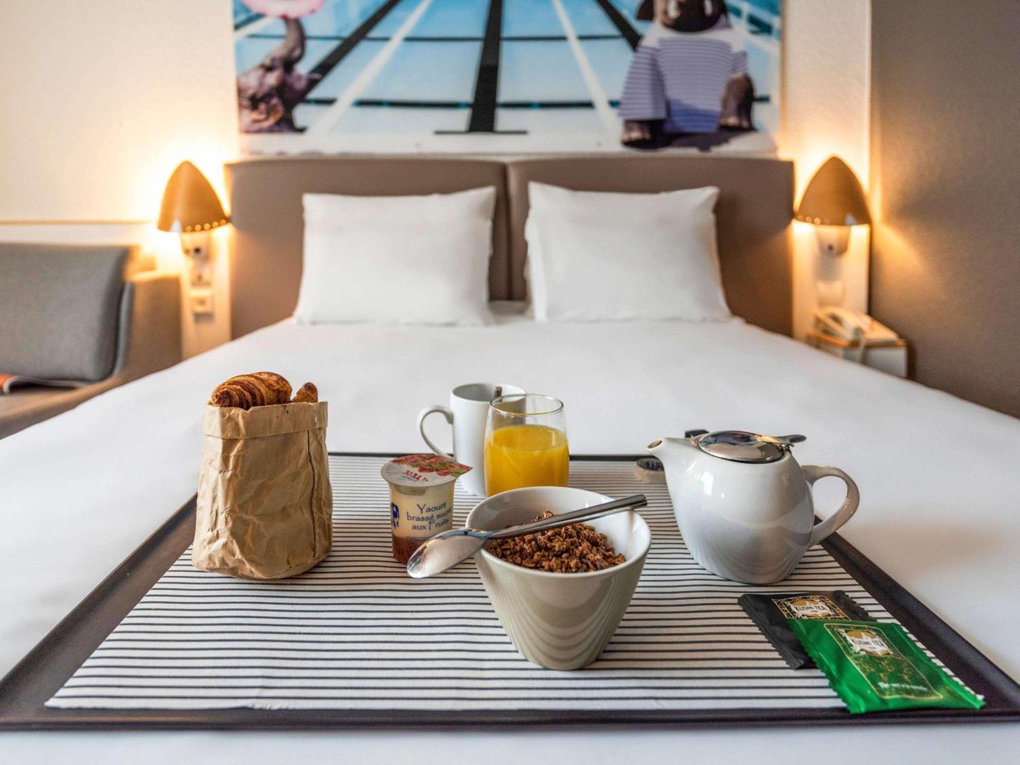 Hotel Novotel Evry Courcouronnes Экстерьер фото