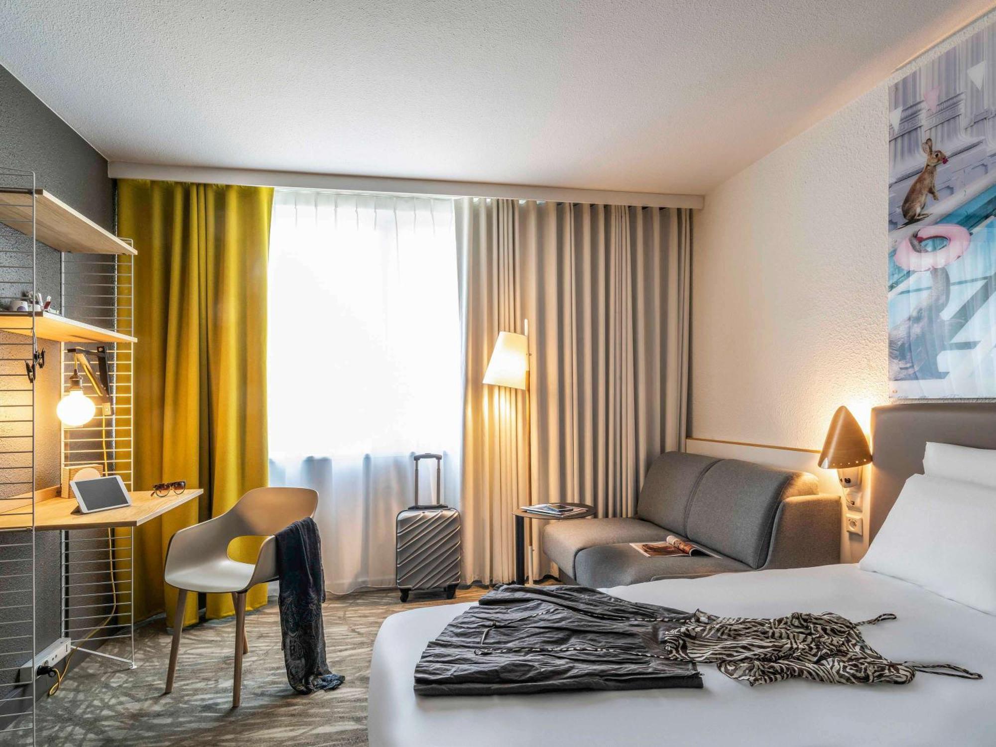 Hotel Novotel Evry Courcouronnes Экстерьер фото