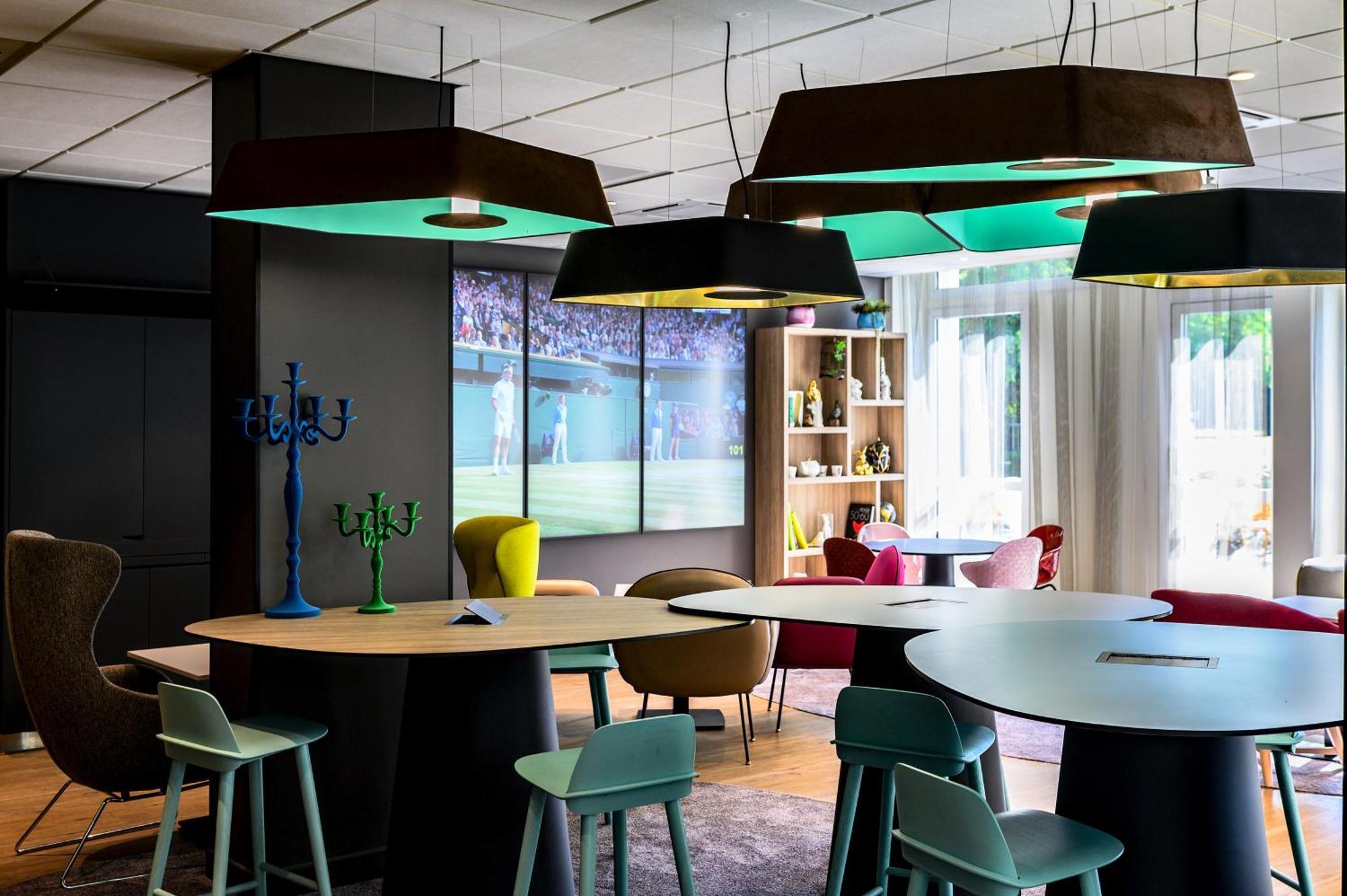 Hotel Novotel Evry Courcouronnes Экстерьер фото