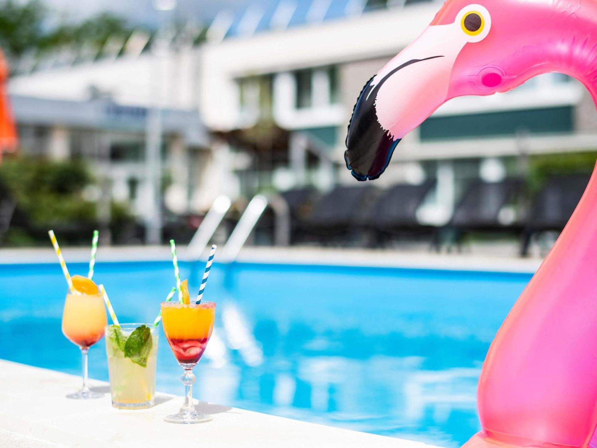Hotel Novotel Evry Courcouronnes Экстерьер фото