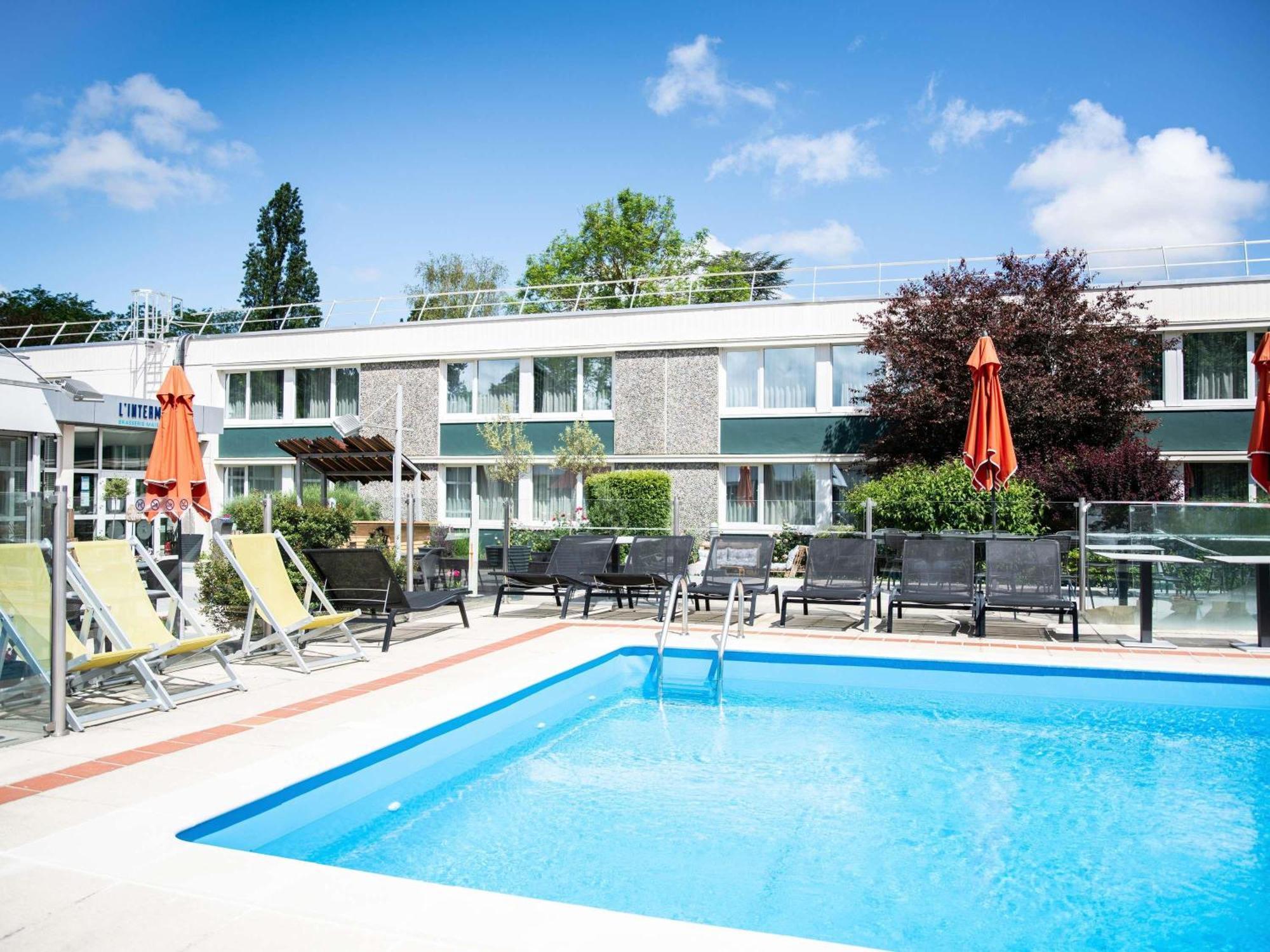 Hotel Novotel Evry Courcouronnes Экстерьер фото